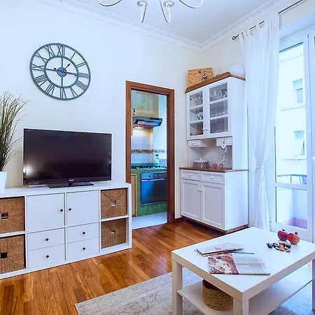 Lovely 2 Bed Flat W Balcony Near San Giovanni Appartement Rome